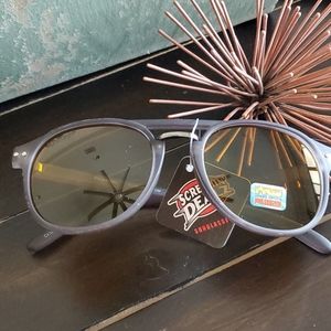 PUGS Hi-Rez Optics Polarized Sunglasses